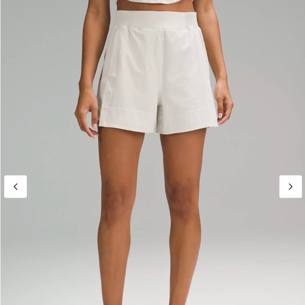 Lululemon Stretch Woven Relaxed-Fit High-Rise Short 4"in Bone